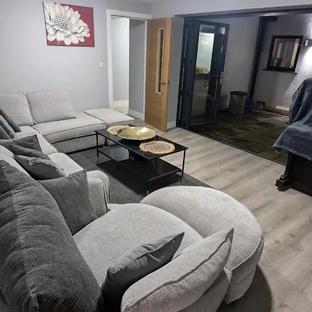 Converted 1882 Gospel Hall Apartament Bristol