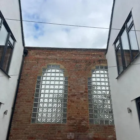 Converted 1882 Gospel Hall Lejlighed Bristol