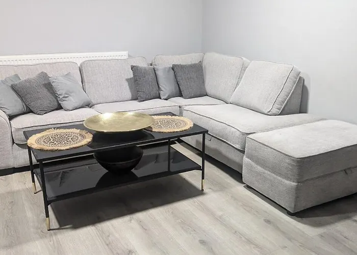 Converted 1882 Gospel Hall Апартаменти Бристоль