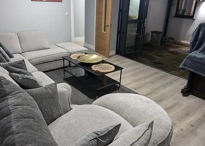 Converted 1882 Gospel Hall Апартаменти Бристоль