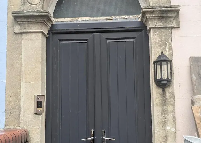 Διαμέρισμα Converted 1882 Gospel Hall